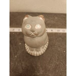 Isabel Bloom Cat Sitting On Pillow Signed‎ Sculpture Glass Eyes 1990 Vintage
